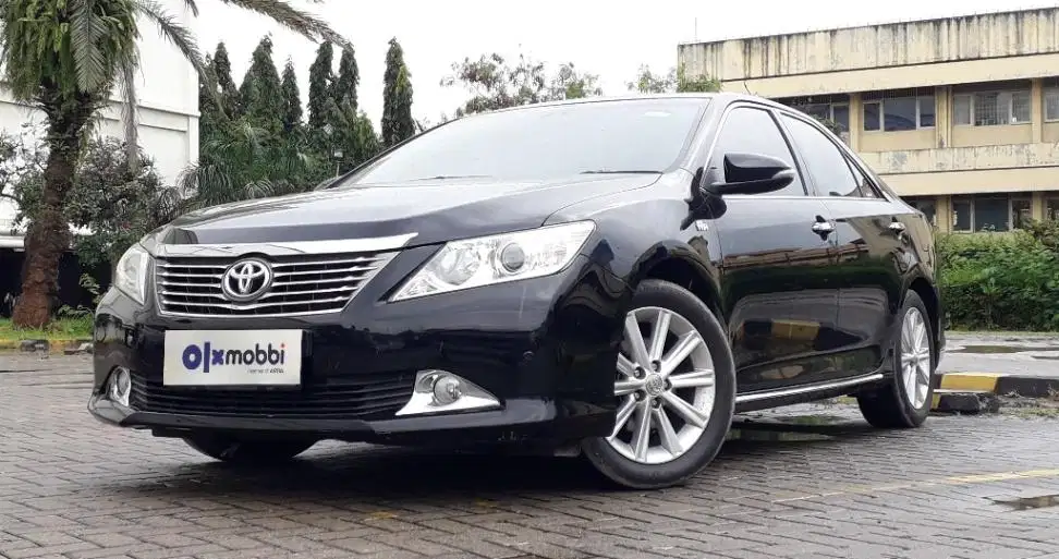 TDP 8,JT Toyota Camry 2.5 V Bensin-AT Hitam 2014