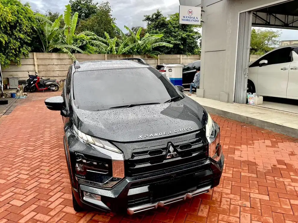 Mitsubishi Xpander 1.5 Cross premium package 2022 AT gray metallic