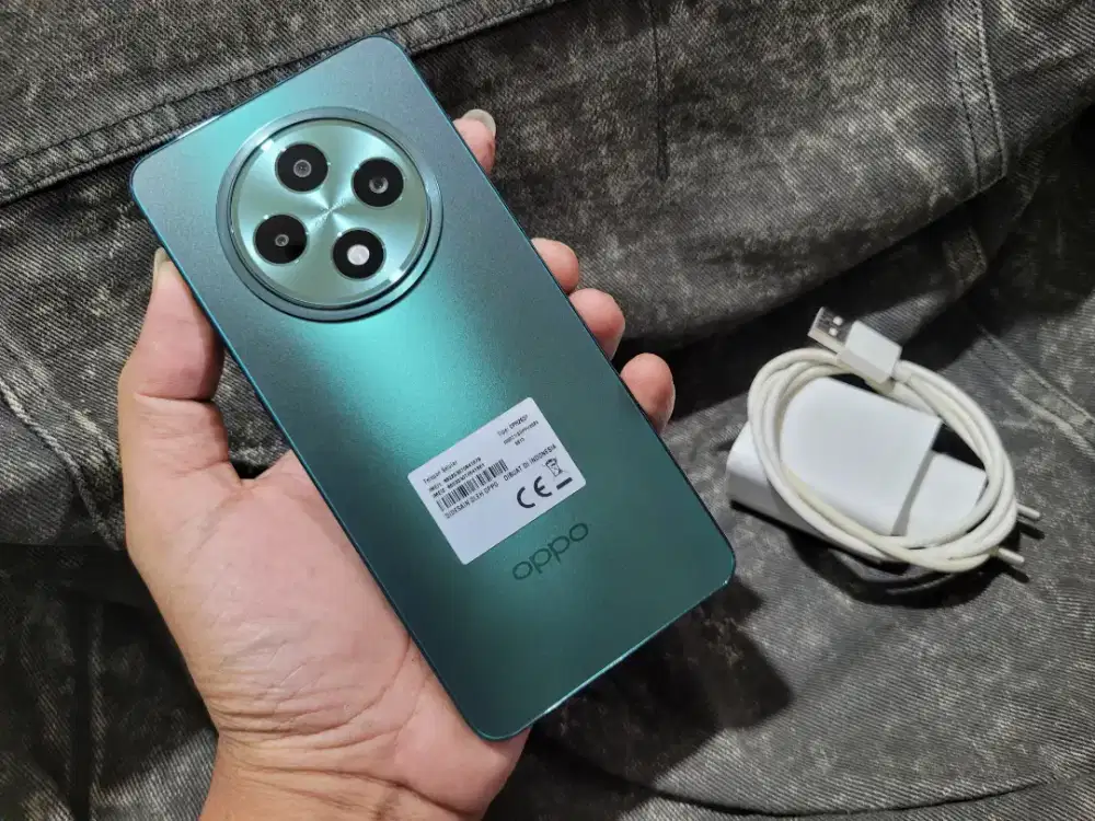 Oppo Reno 12F 5G ram 12/256gb Hp dan carger mulus istimewa
