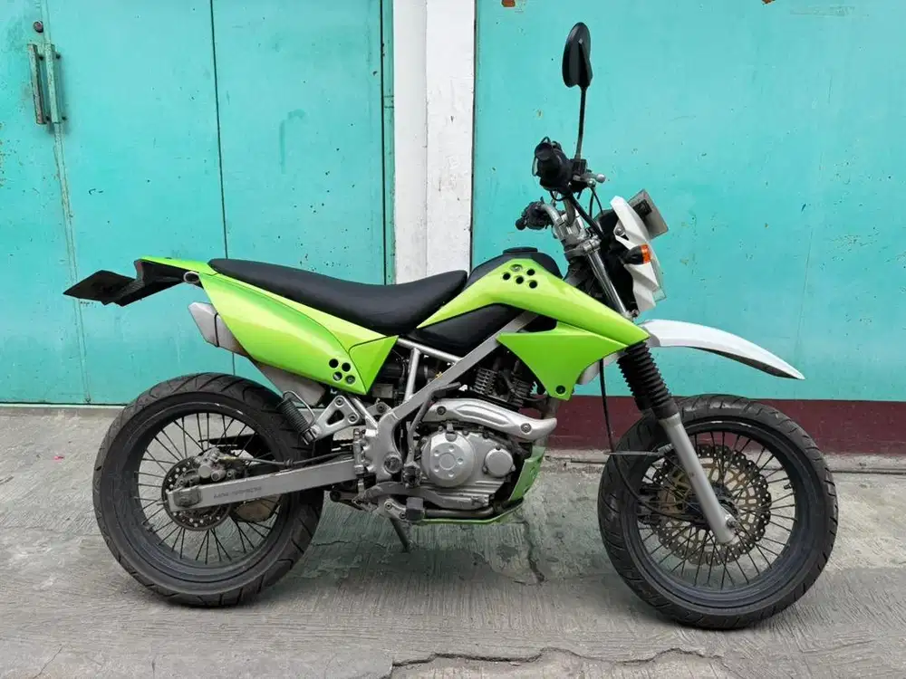 Kawasaki KLX S thun 2012 pajak panjang mesin halus jozz siap gas gan.