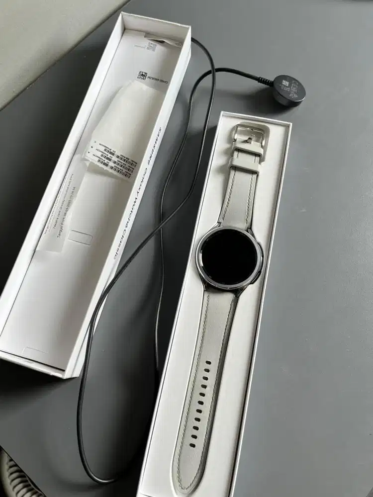 Samsung Galxy Watch 6 Classic 47mm Silver SEIN