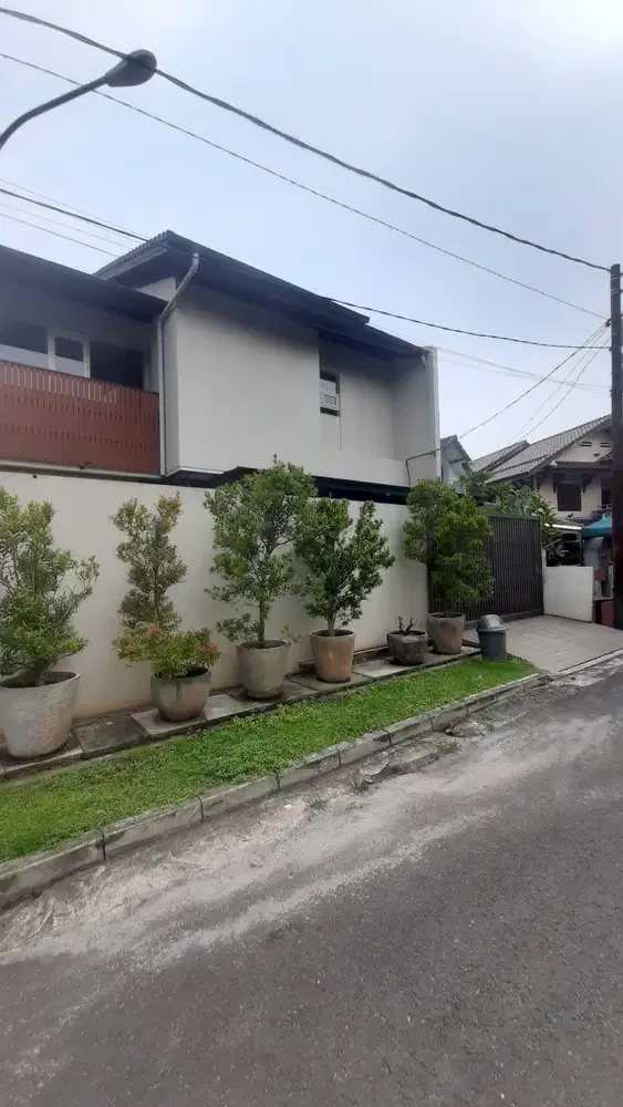 DIJUAL RUMAH BARU & KOKOH DI BUKIT DURI, JAKARTA SELATAN
