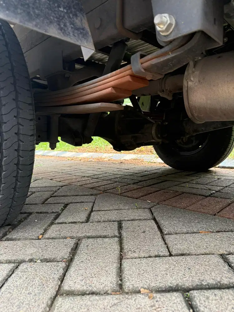 Isuzu Traga Full Box JUMBO Euro 4 – KM 13 Ribuan, Power Steering