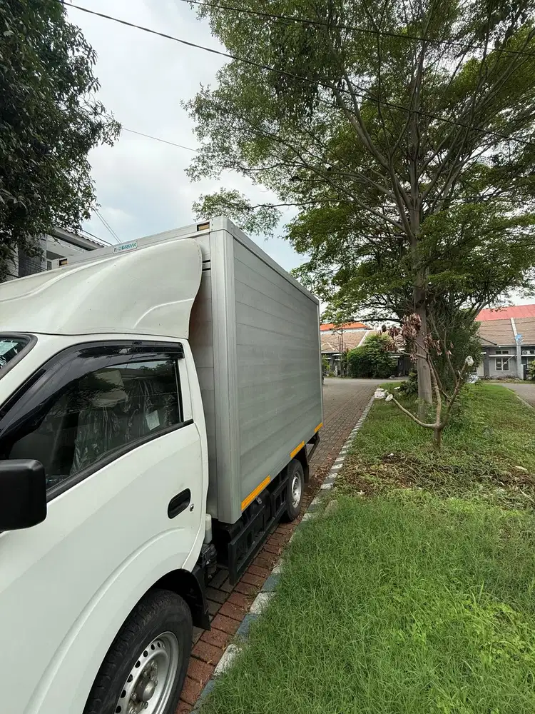 Isuzu Traga Full Box JUMBO Euro 4 – KM 13 Ribuan, Power Steering