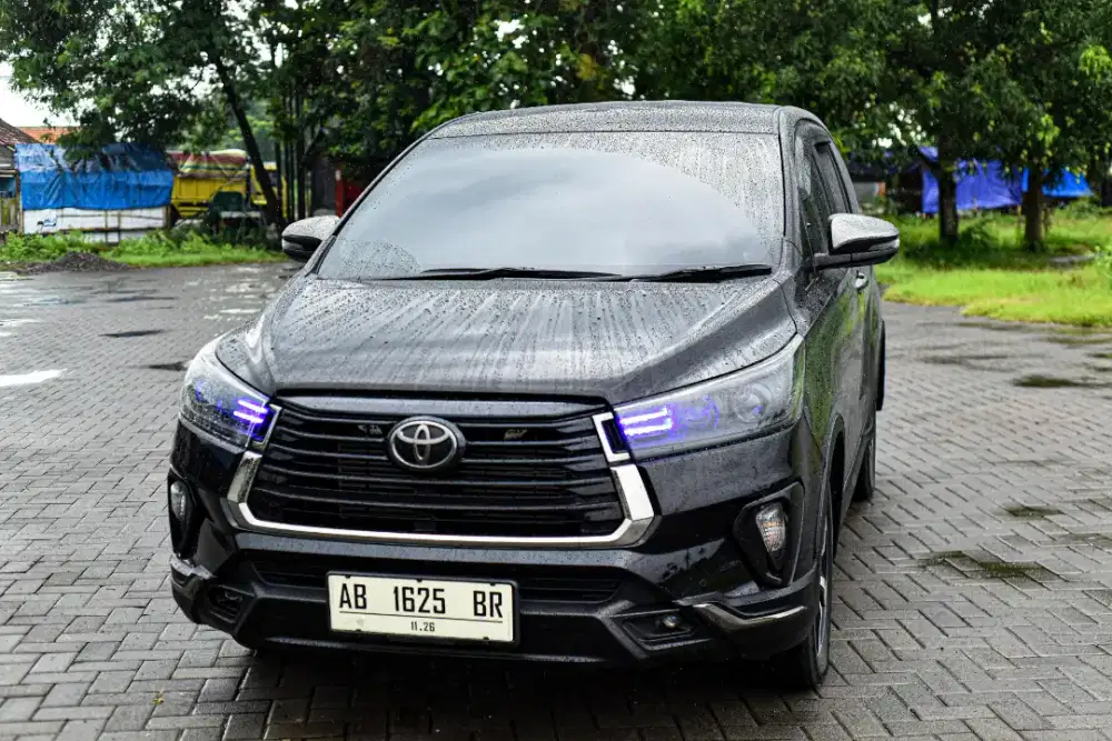 Toyota Kijang Innova Venturer Diesel MT (2021)