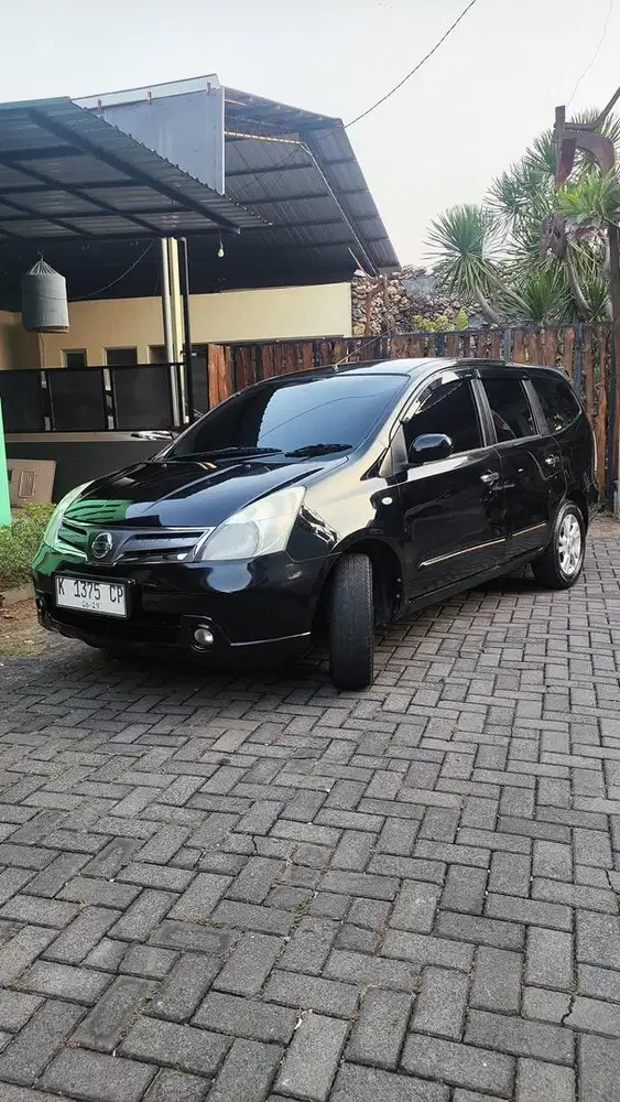 Nissan grand livina 2012