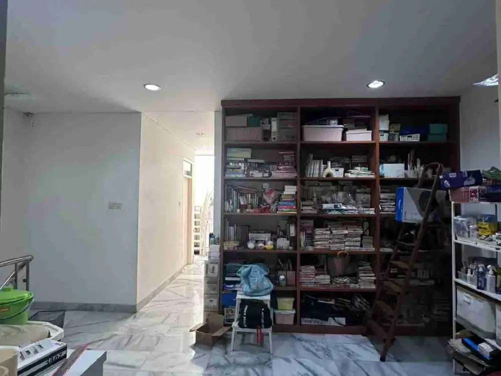 RUMAH 2 LANTAI SIAP HUNI DI PERUMAHAN TAMAN KEBON JERUK INTERCON SRENGSENG JAKARTA BARAT