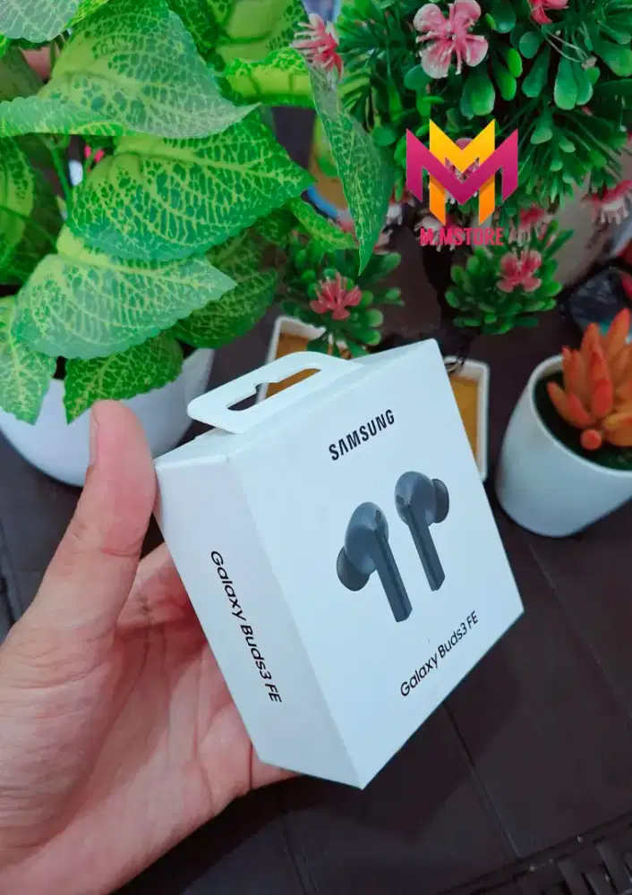SEGEL BARU Samsung Galaxy Buds 3 FE black 
Kondisi masih baru