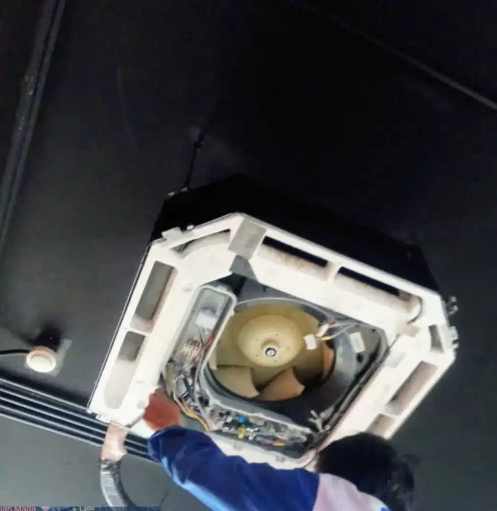 SERVICE AC PERBAIKAN DAN MAINTENANCE