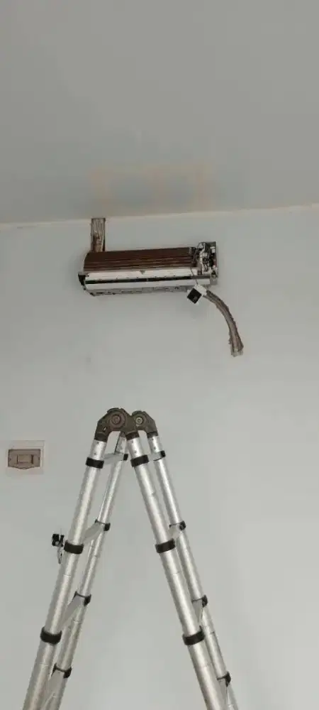 SERVICE AC PERBAIKAN DAN MAINTENANCE