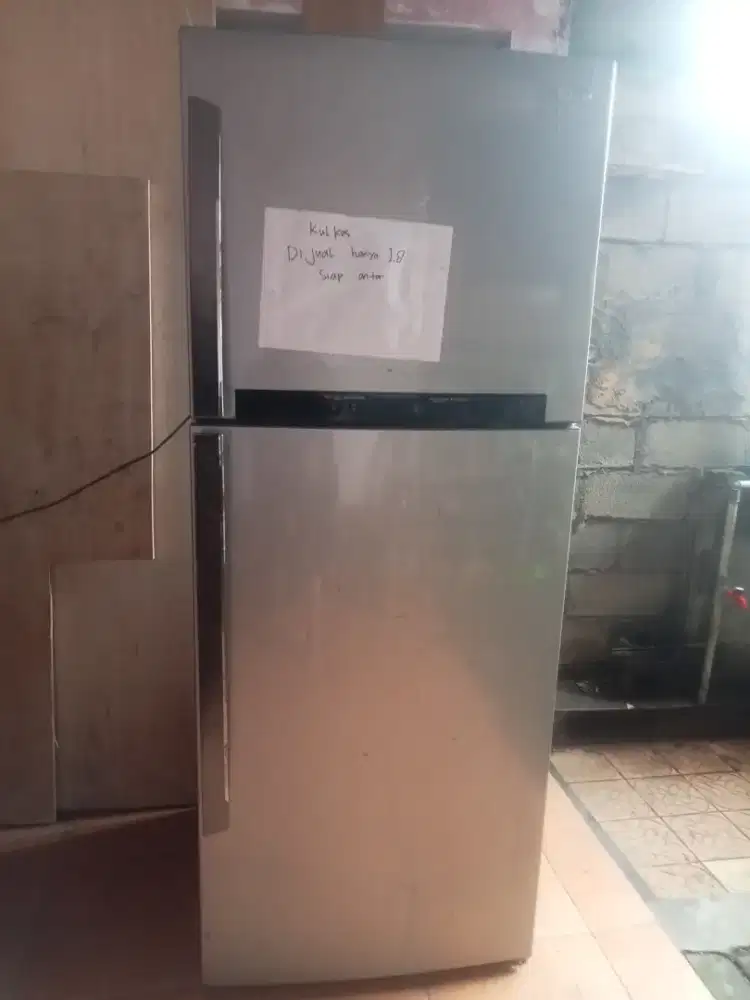 Di jual kulkas LG