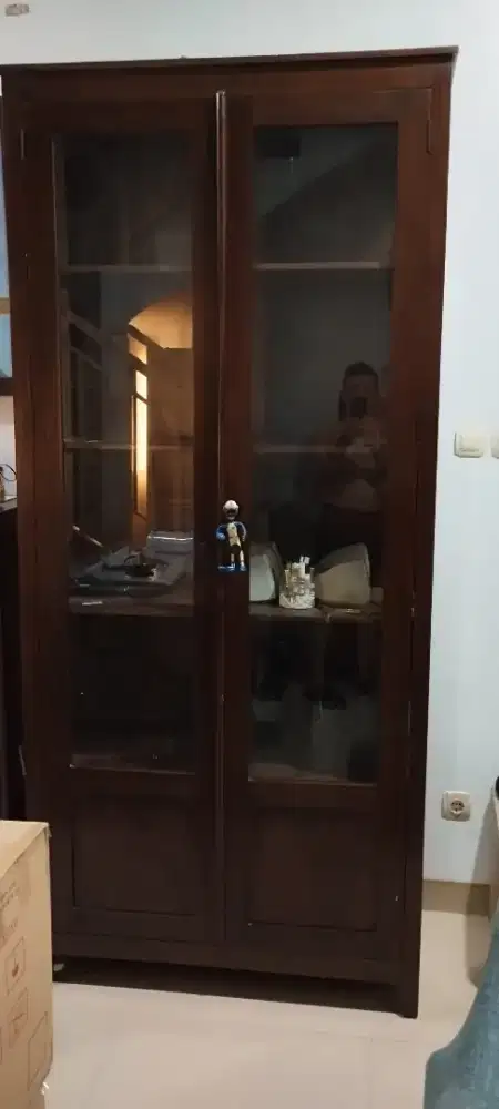 Lemari Pajang Ruang Tamu Jati