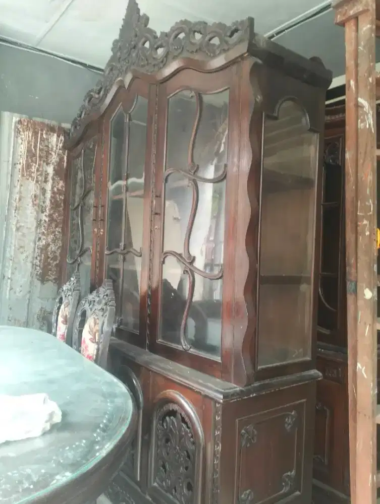 lemari hias jati Jepara asli tua antik, siap pakai, diplitur lg