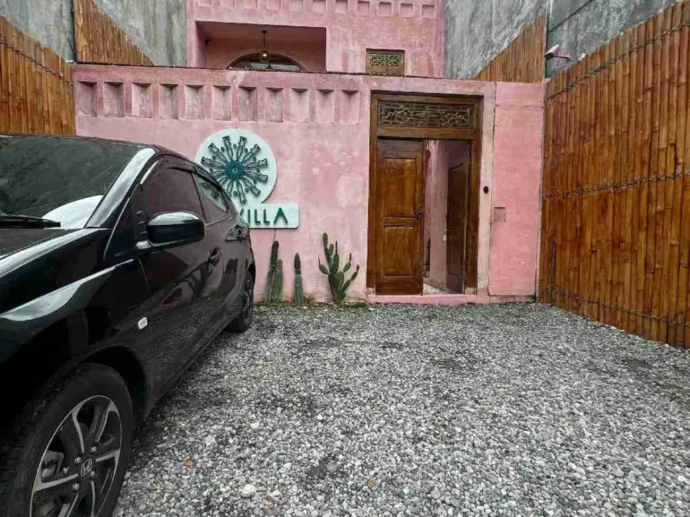 Villa Kolam Renang Pribadi Di Dalam Ringroad Dekat Tugu