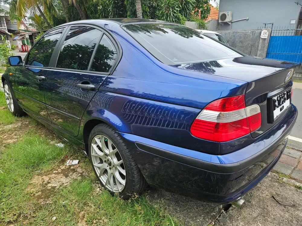 BMW 318i 2003 Bensin