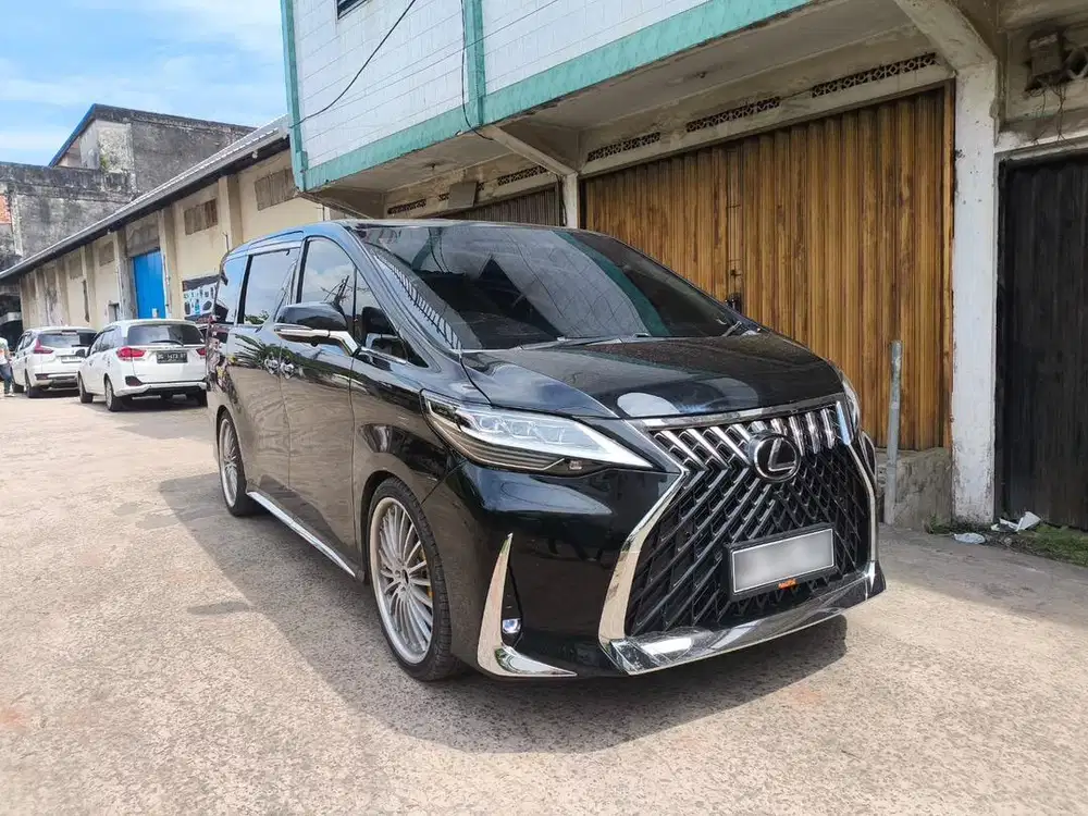 Dijual Toyota Alphard 2015