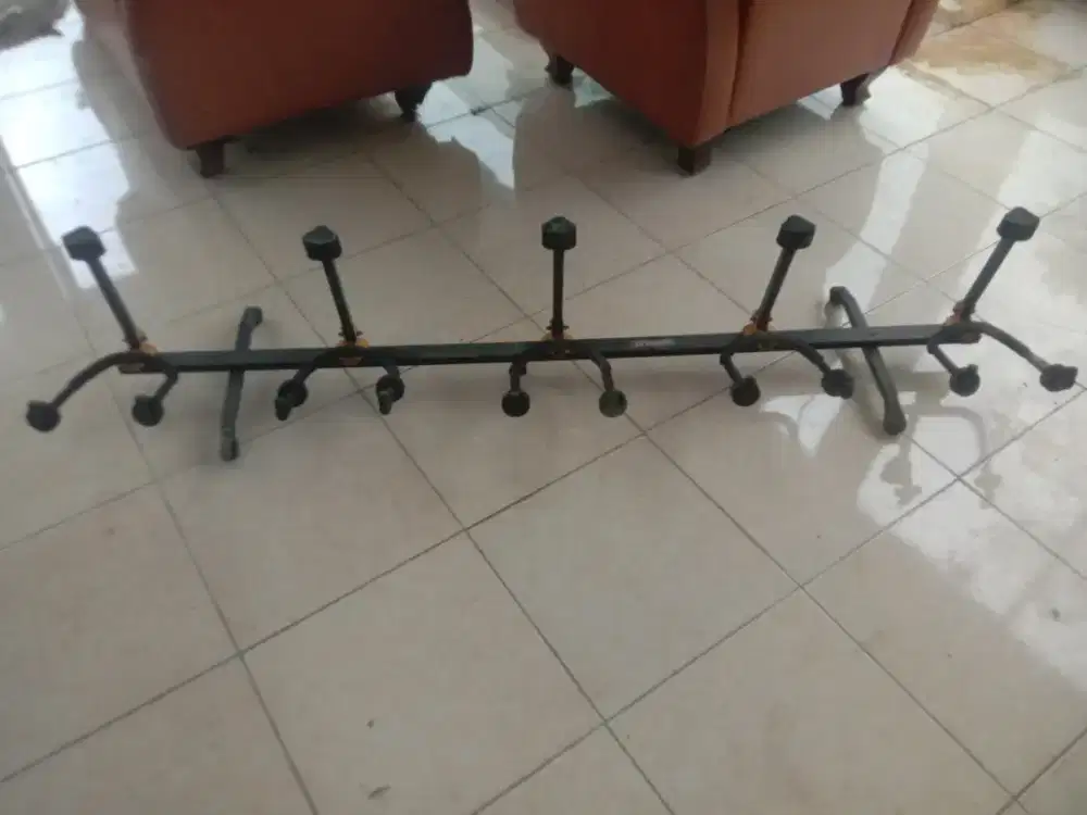 Dudukan Gitar - Stand Gitar