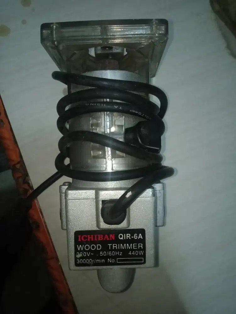 Router trimmer kayu