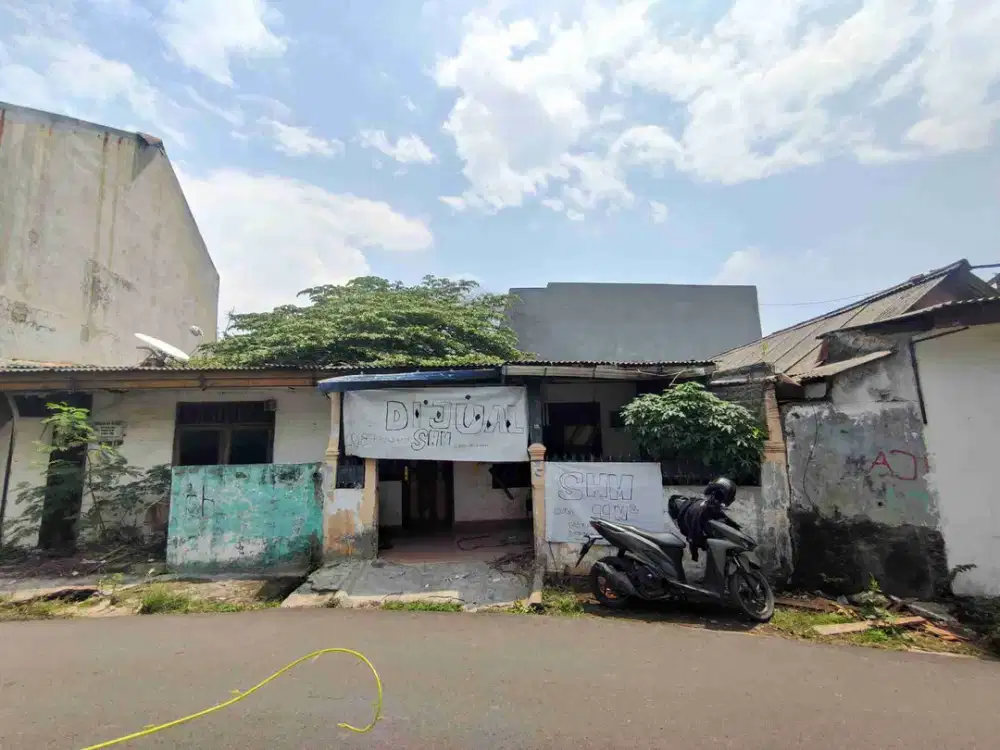 DIJUAL CEPAT RUMAH  DIKEBAYORAN LAMA DEKET STADION GBK