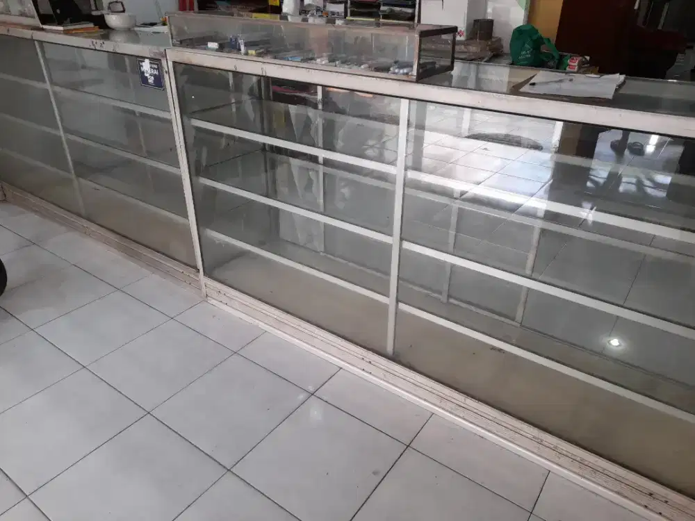 Jual etalase toko bekas untuk jualan alat tulis