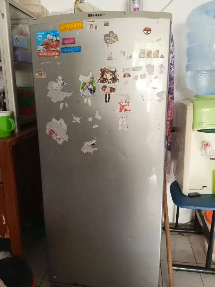 Freezer di jual 1,5 karena urgent banget
