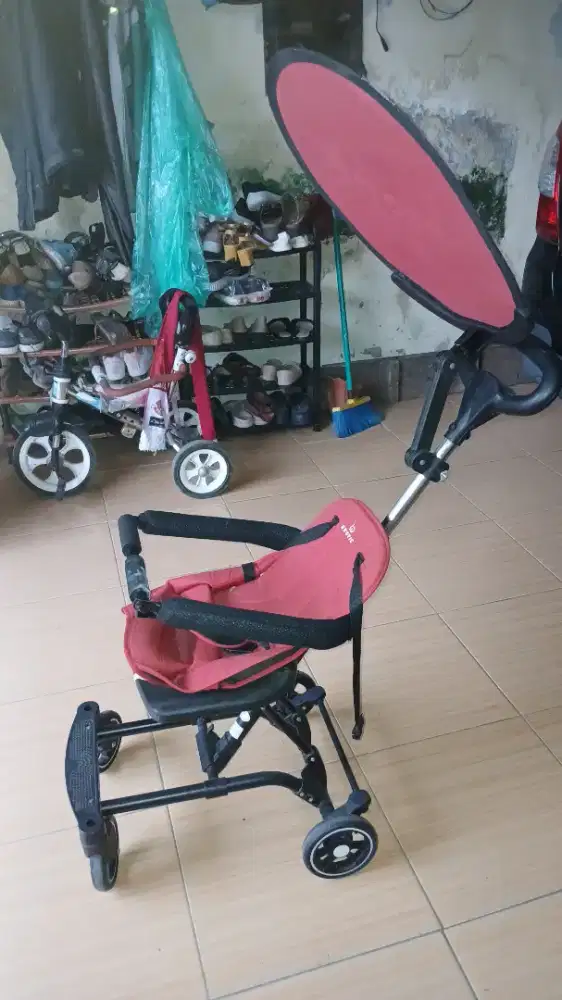 Stroller anak merah