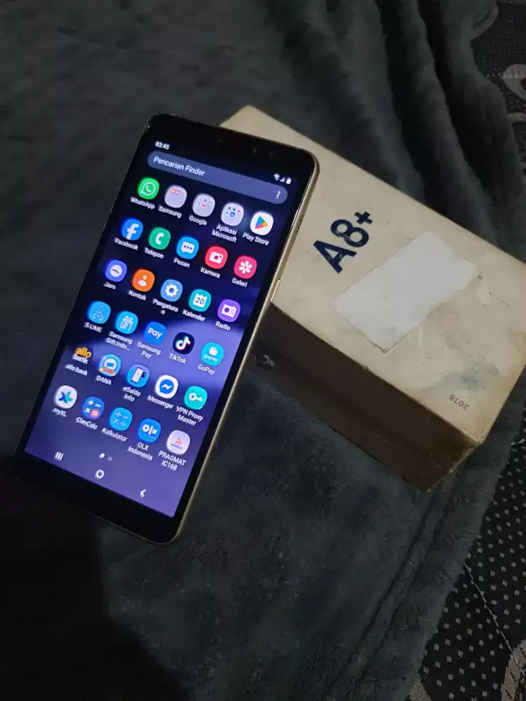 Samsung A8+ 6/64 Dual sim minus rinngan
Dual sim
Retak di ujung aja