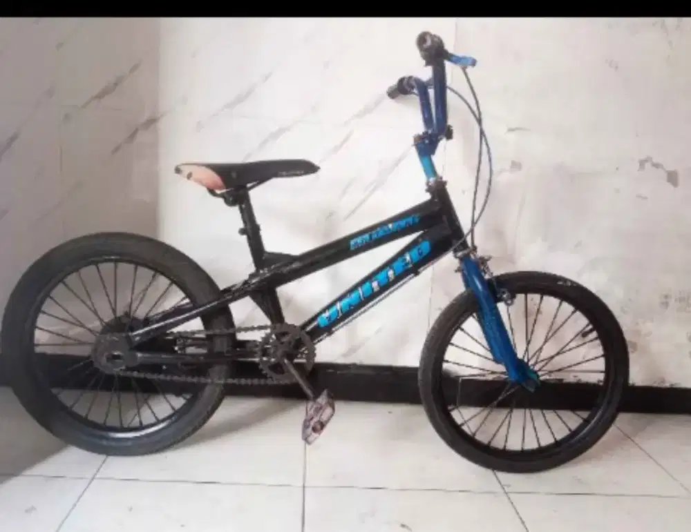 Sepeda anak kecil laki uk18