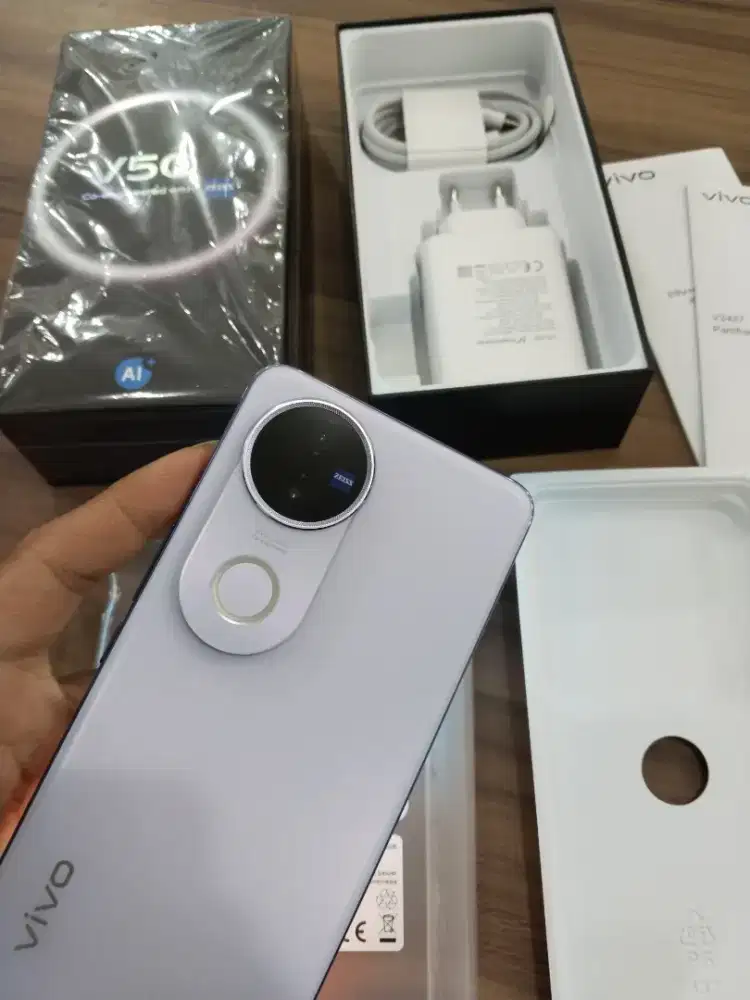 Vivo V50 5G ram 12/256 seken masih sangat mulus banget seperti baru