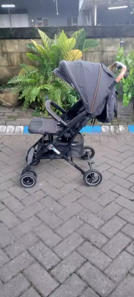Perlengkapan bayi Babyelle Matrix Travelling Baby Stroller