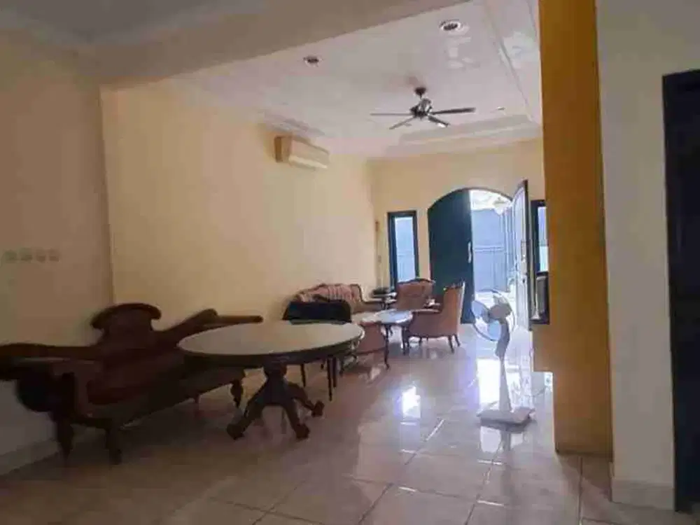 Disewakan Rumah besar bisa untuk Kantor di Haji Nawi