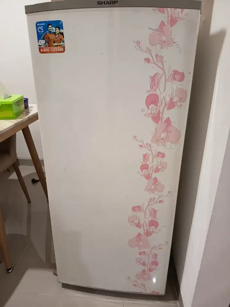 Bismillah..
Dijual murah kulkas SHARP 1 PINTU tipe SJ-M190D