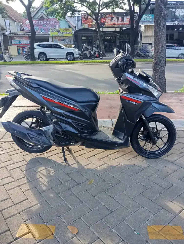 Honda Vario 125 LED 2017 bl 10 pajak baru bayar 10-2026 d graha raya