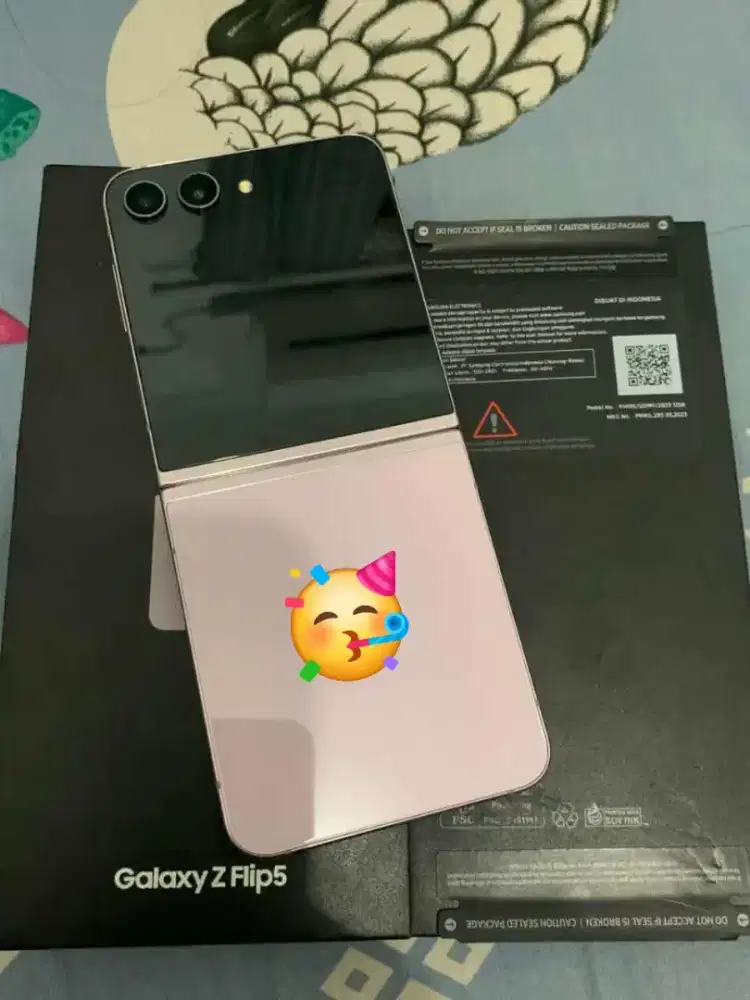 BT/TT/Samsung Z Flip 5 8/256gb