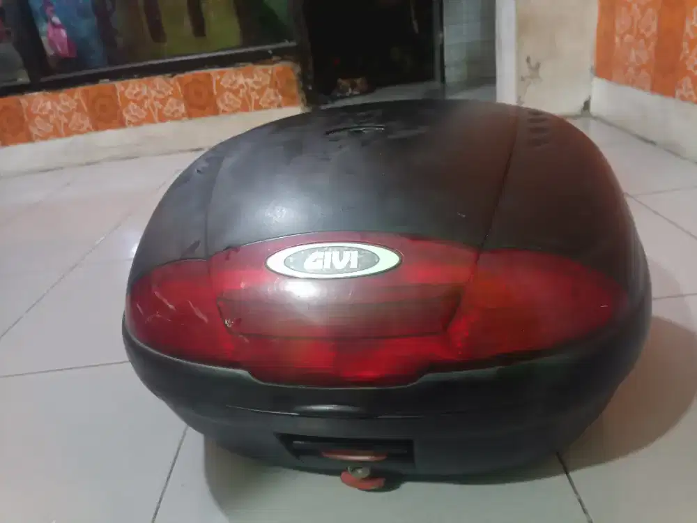 Box motor belakang