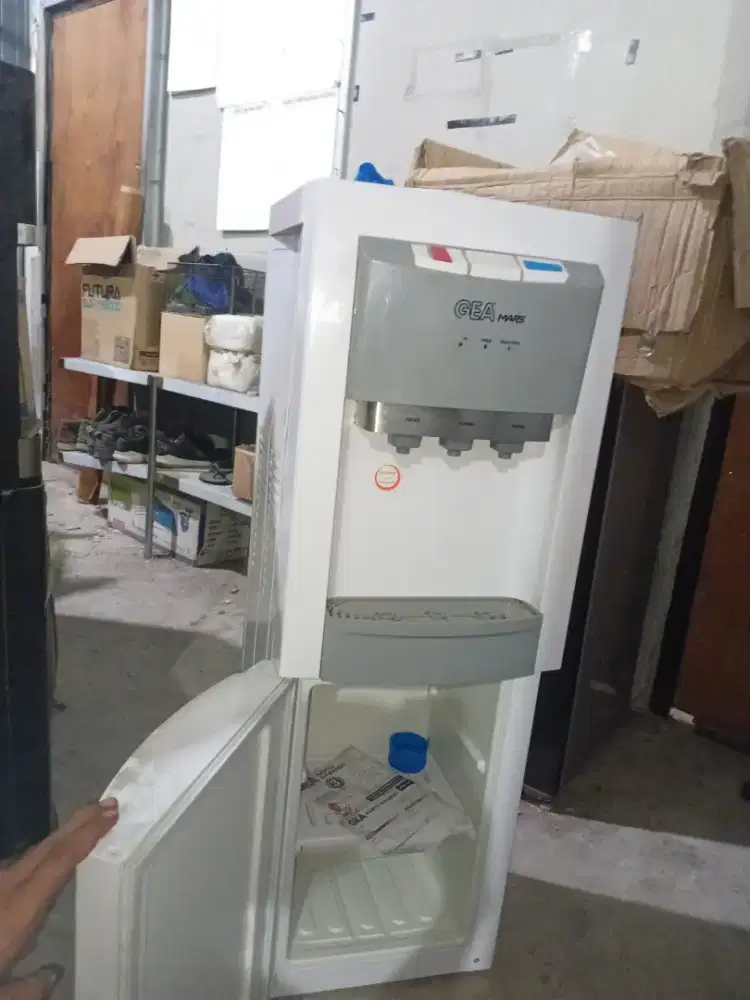 GEA tipe mars dingin+panas+kulkas bawah.yunit baru rijek pabrik