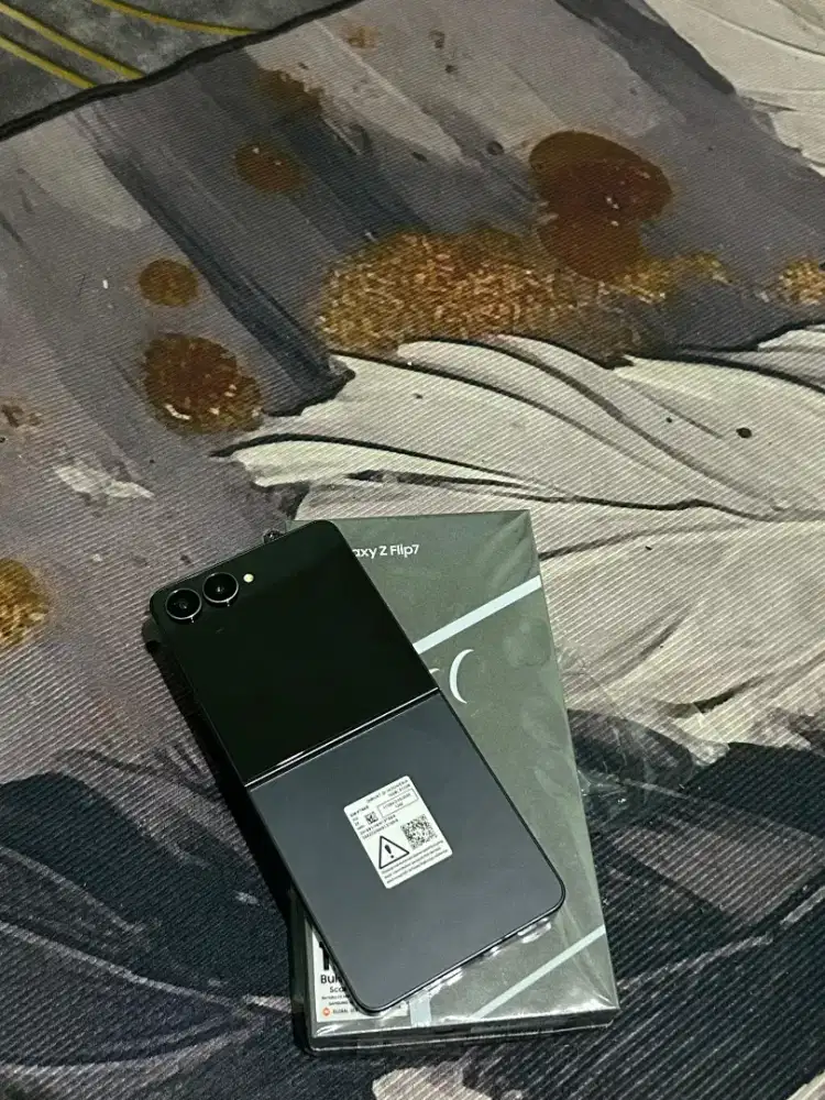 Samsung Z flip 7 5g 12/512 gb Garansi panjang