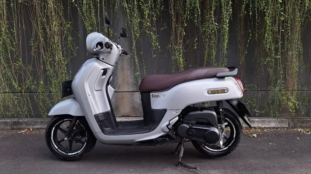 Low KM 8rban!!! Yamaha Fazzio LUX Silver tahun 2023