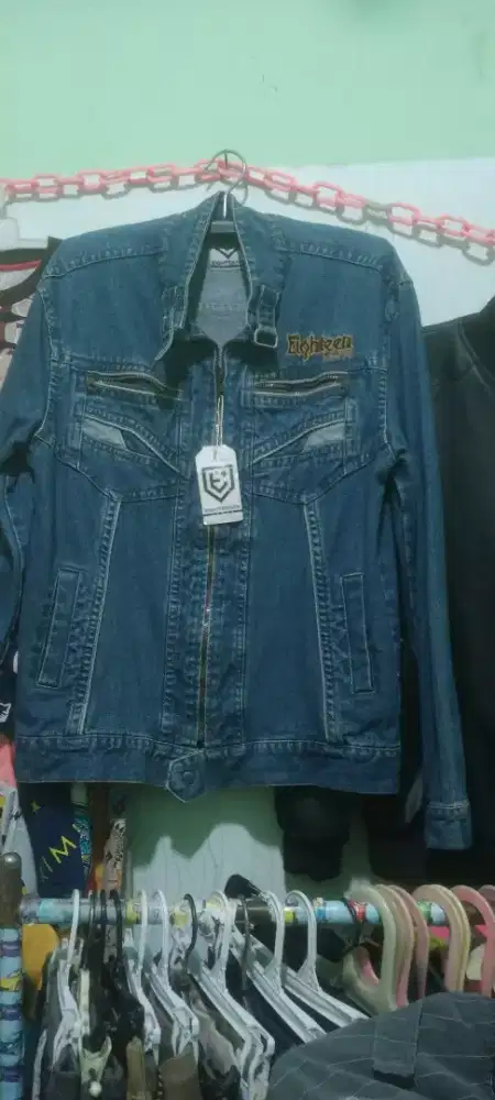 Jaket Levis Kekinian