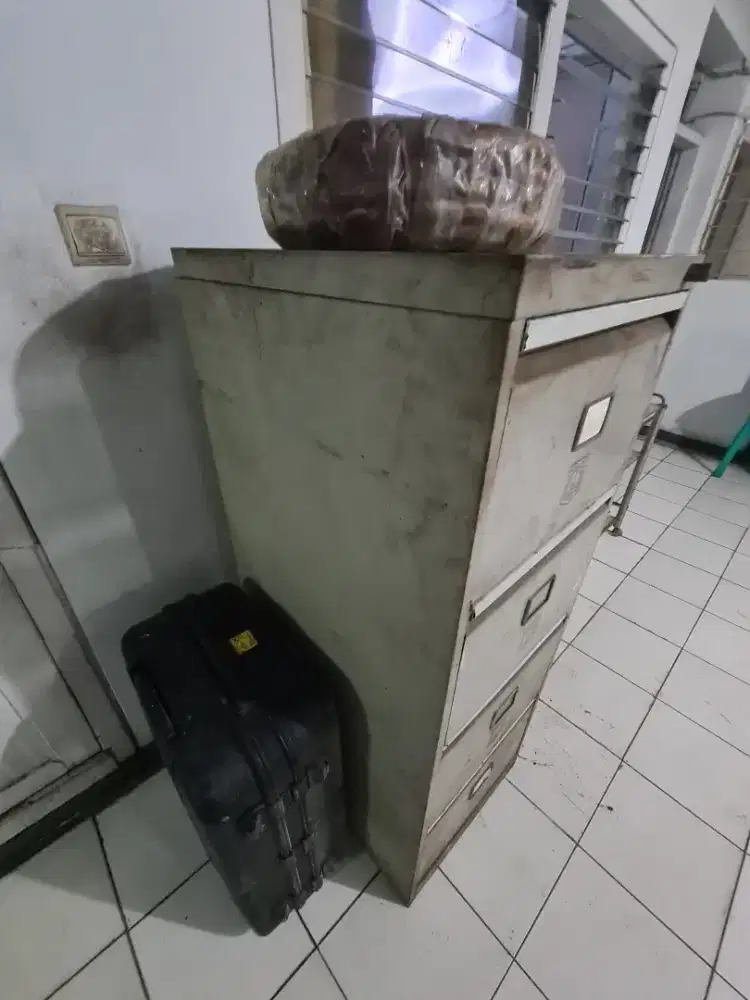 Filling kabinet 5 pintu