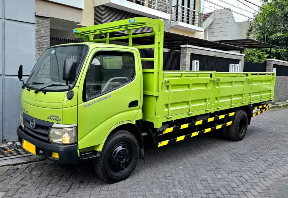 DUTRO 130MDL/Long bak 5.5m ANTIK KABIN 100% ORI CAT BAK BARU KM 123RB