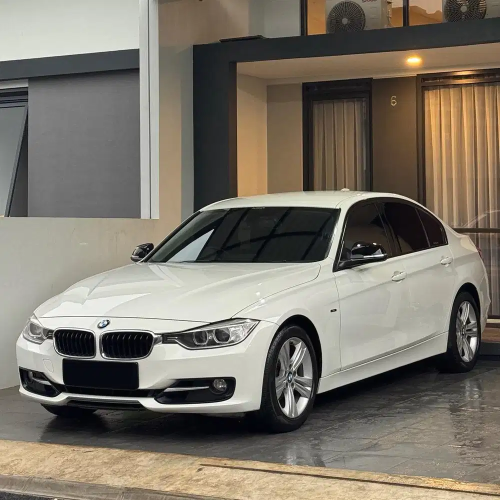 BMW 320i F30 Sport tahun 2014 LOW KM