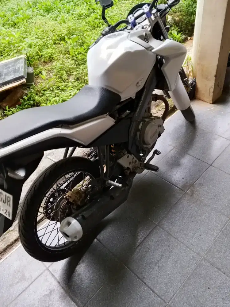 Jual cepat atau bt matic Vixion new 2014 pajak pules
