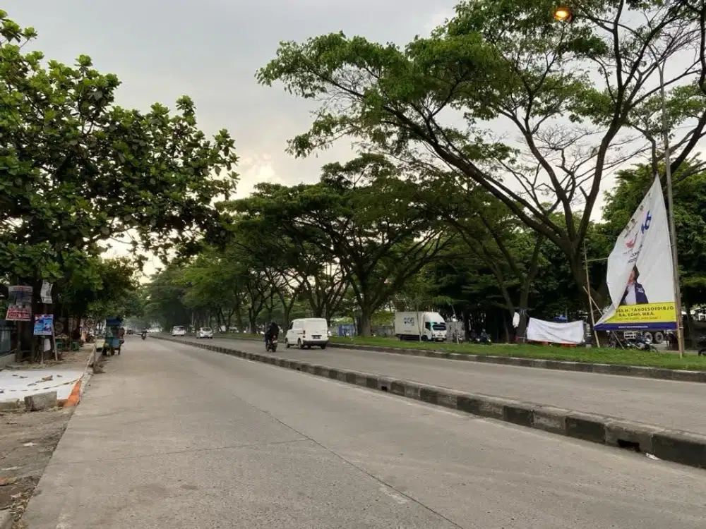 Tanah Soekarno Hatta Gedebage Mainroad Arah ke kota Bandung