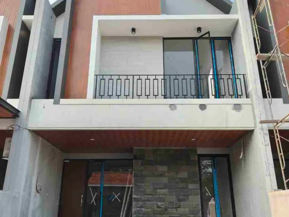 Rumah Baru Gress Scandinavian Manyar Tirtoyoso