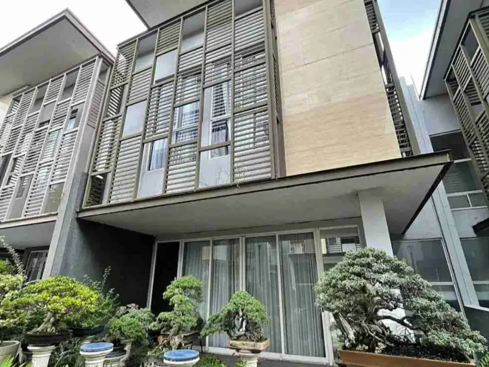 Dijual jarang ada ‼️ Rumah serasa Villa 
Wisata Bukit Mas Notredame