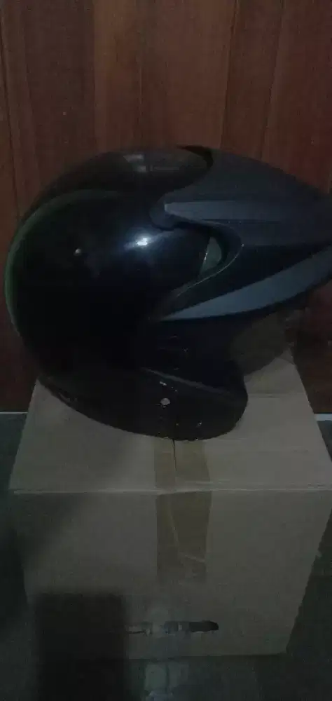 Helm bukan full face