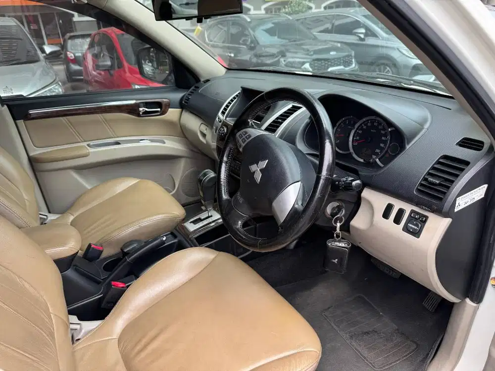 Pajero sport exceed second rasa baru. Khusus pemakai