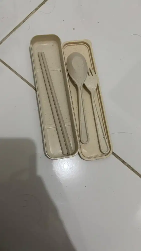 Sendok garpu portable