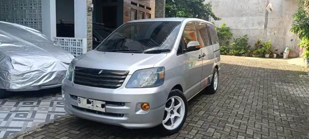 Toyota Noah type X 2004 bisa tukar tambah